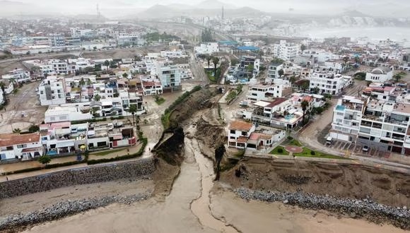 Seis distritos de Lima afectados por activación de quebradas ante intensas lluvias